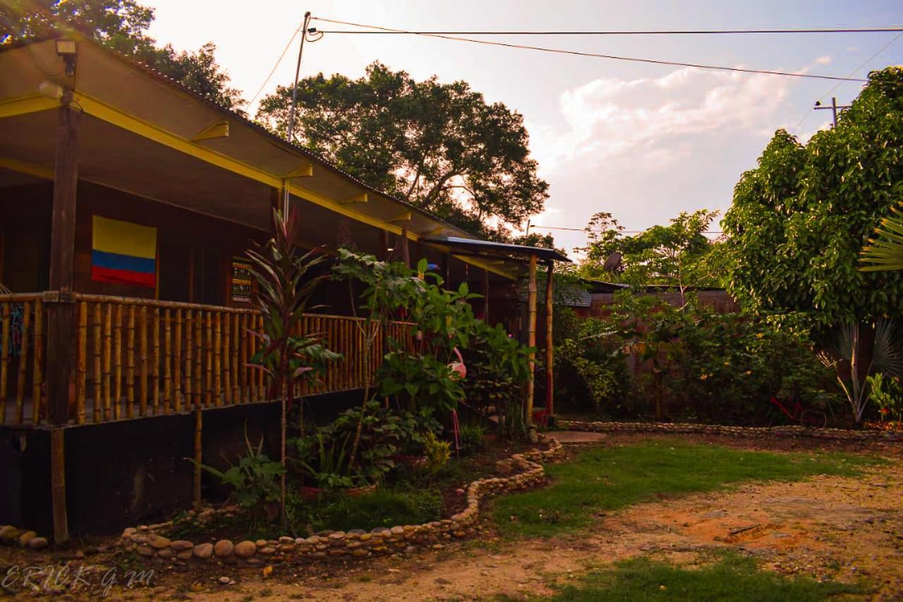 Hostal Cano Nevera La Macarena Bagian luar foto