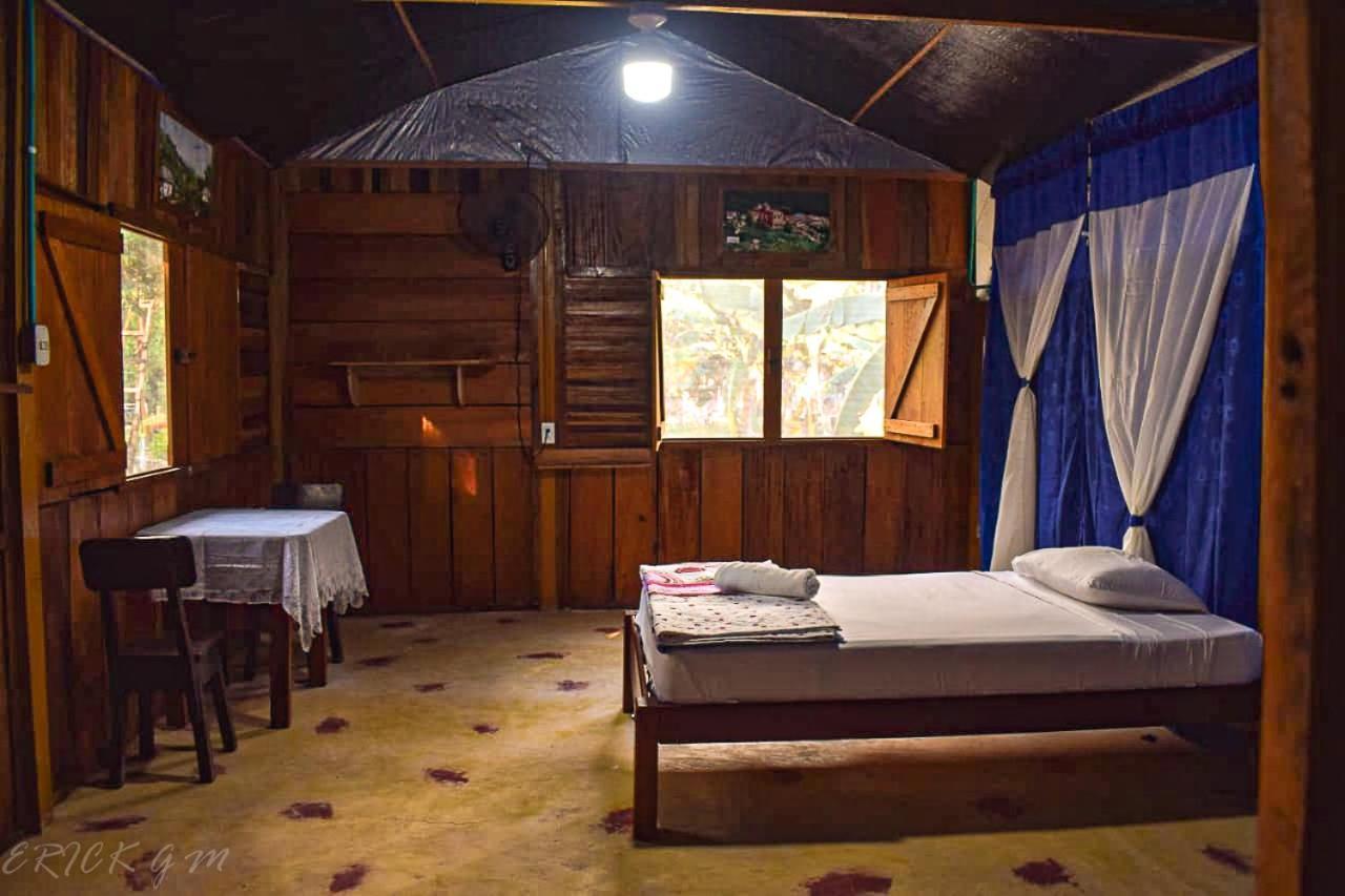Hostal Cano Nevera La Macarena Bagian luar foto