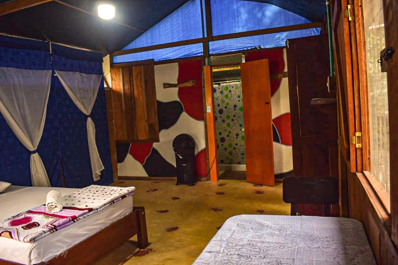 Hostal Cano Nevera La Macarena Bagian luar foto