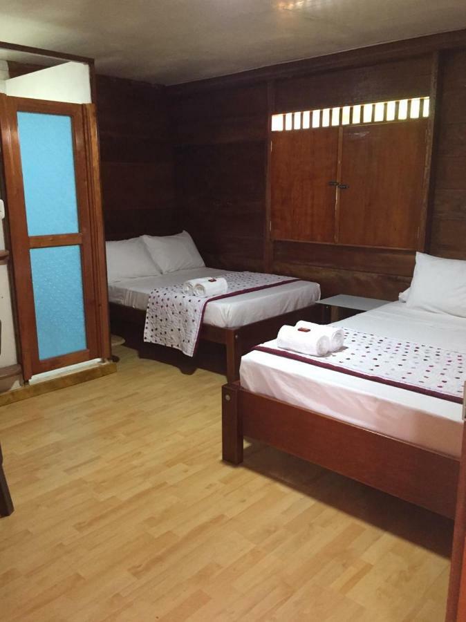 Hostal Cano Nevera La Macarena Bagian luar foto